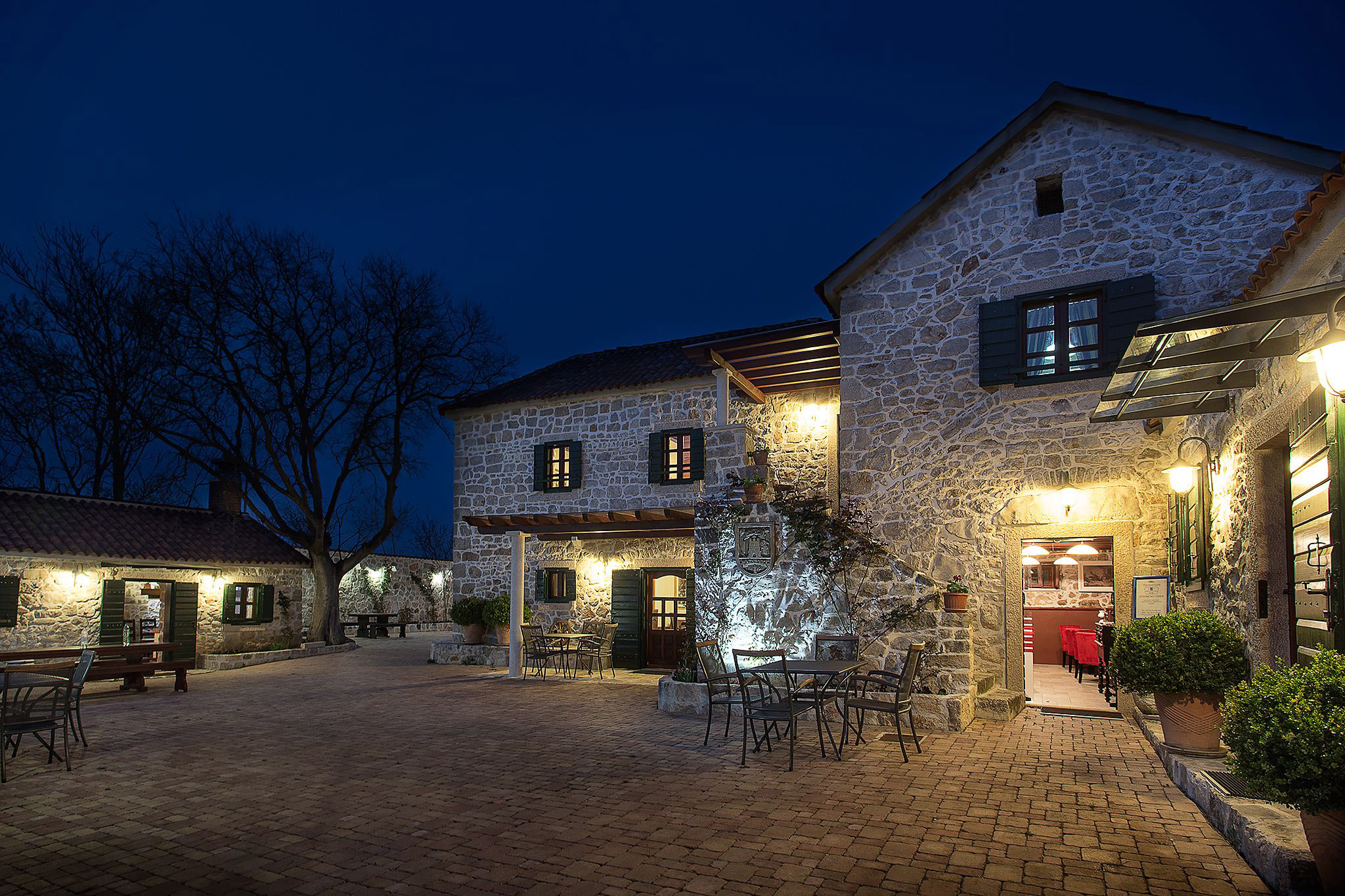 Ražnjevića dvori Ražnjevića dvori